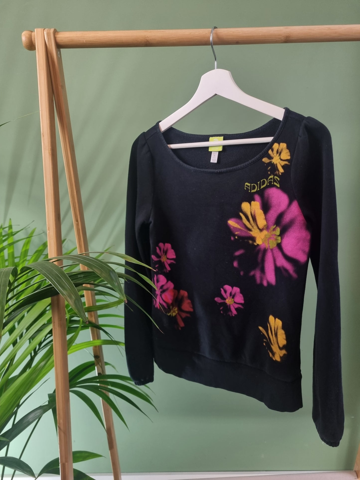 Adidas flower sweater maat S