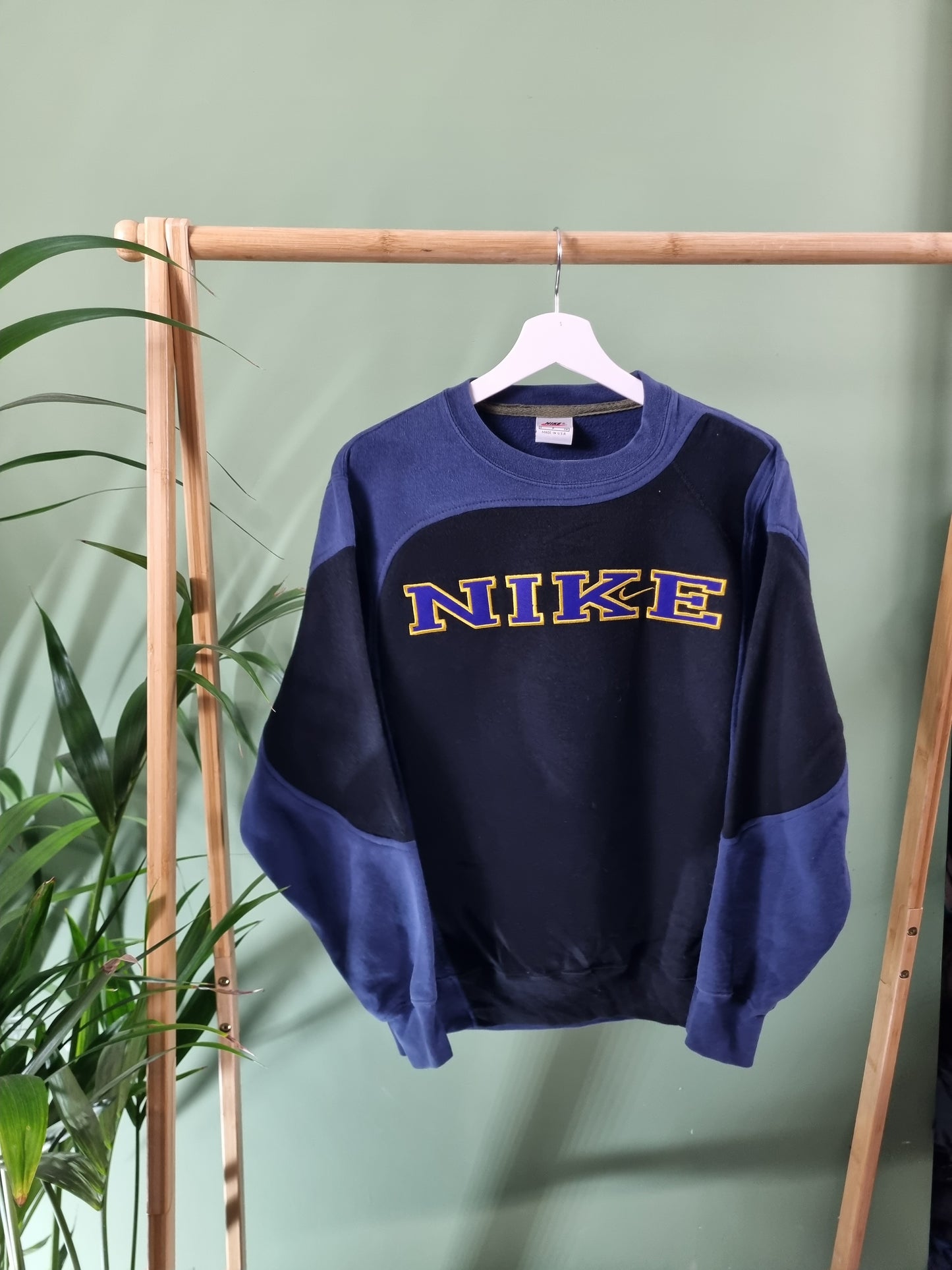 Nike spell out reworked 90s sweater maat S
