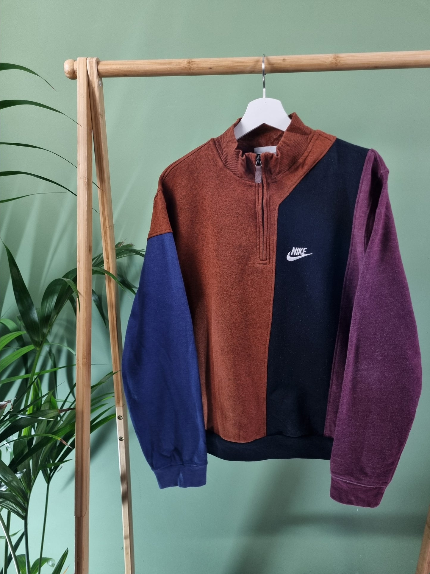 Nike chest logo reworked sweater maat S