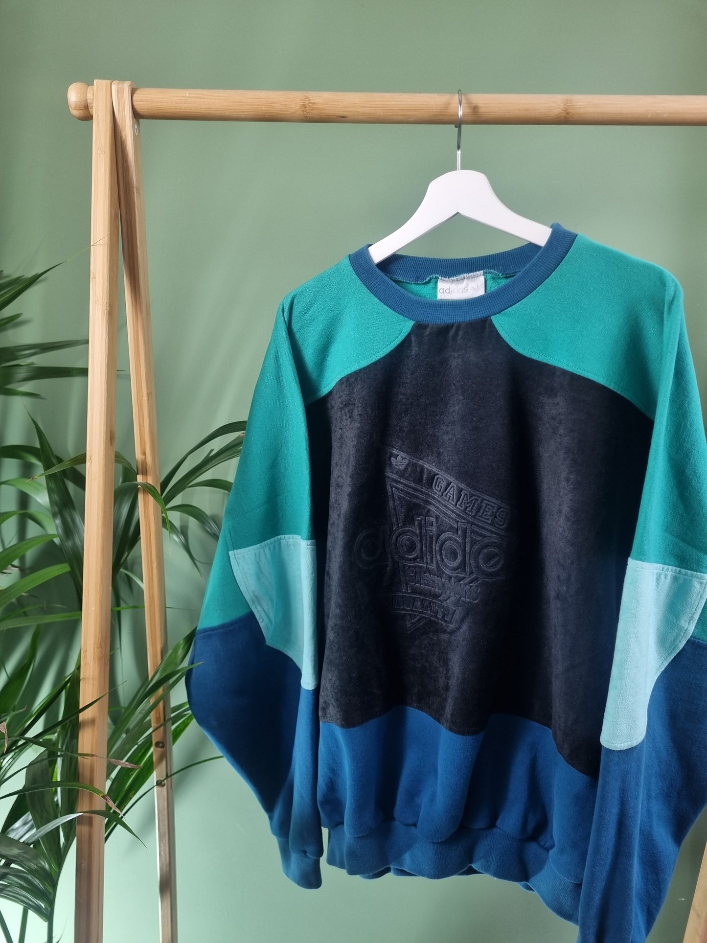 Adidas 80s oversized sweater maat L