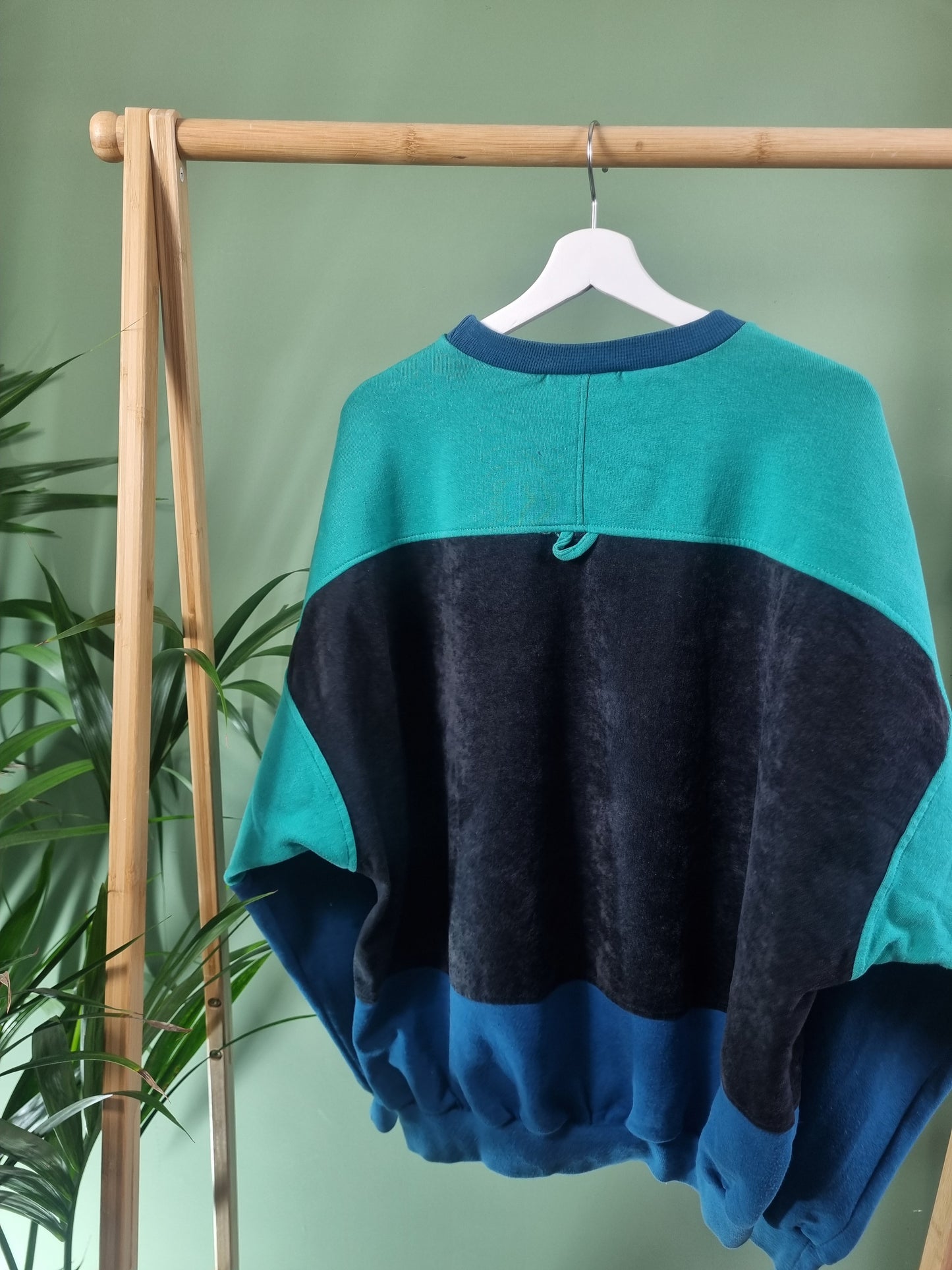 Adidas 80s oversized sweater maat L