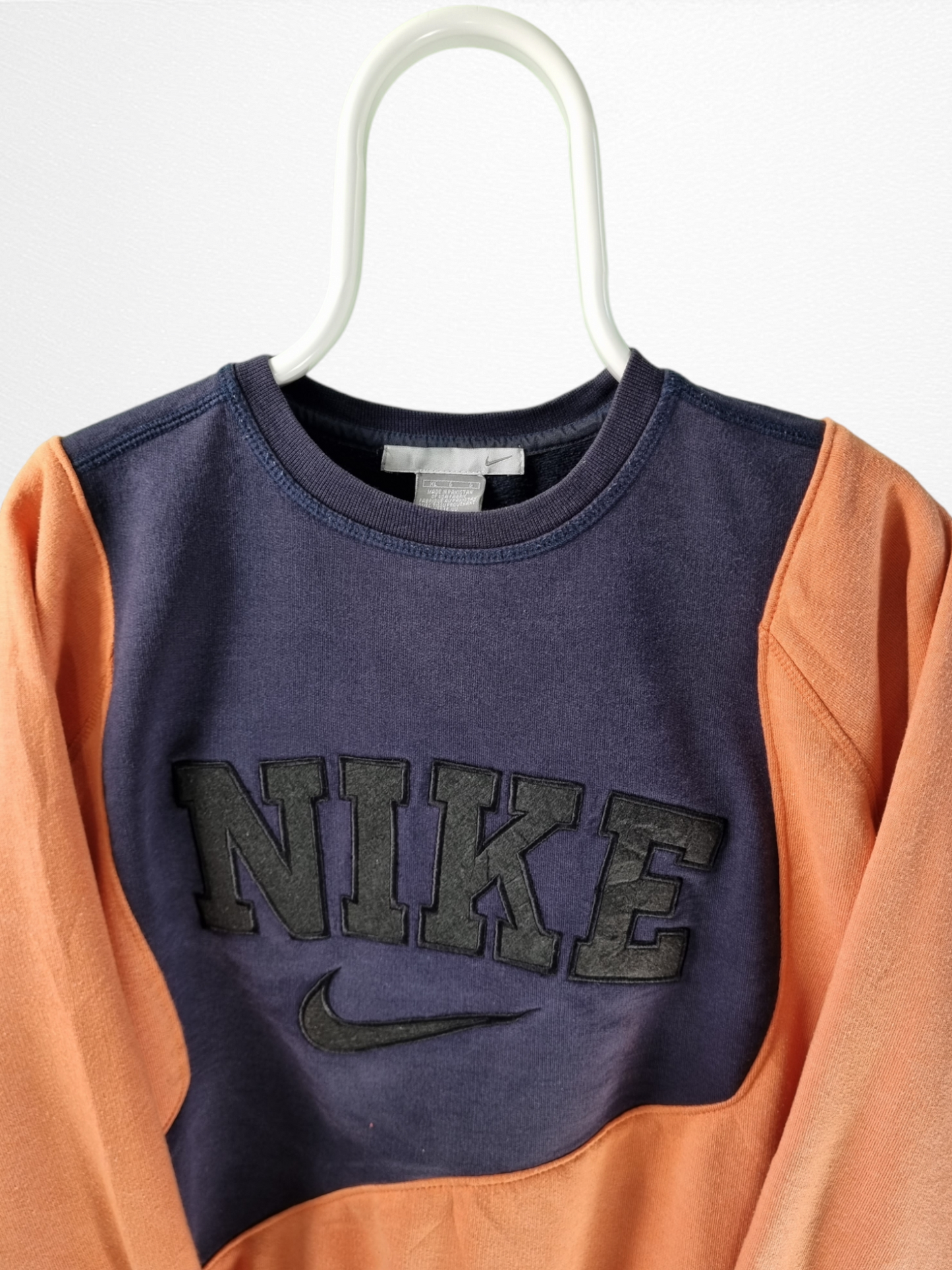 Nike reworked spell out sweater maat M