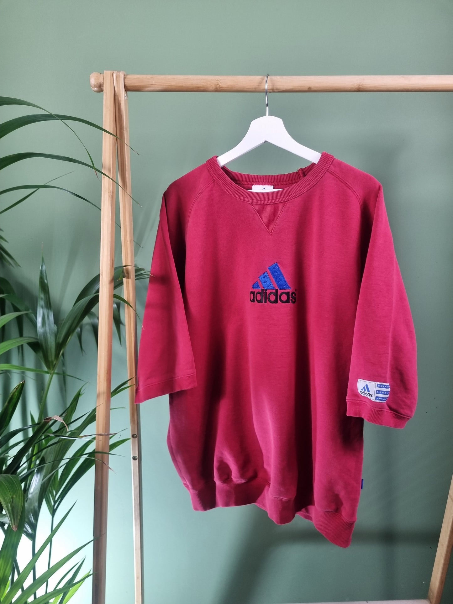 Adidas 90s short sleeve sweater maat L