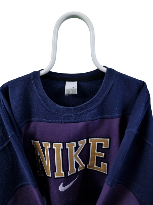 Nike 90s spell out sweater maat L