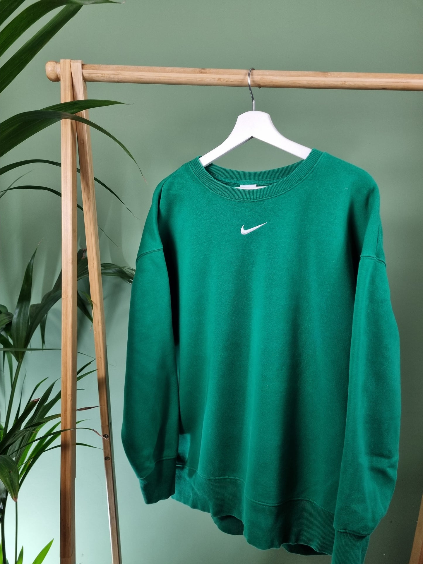 Nike center swoosh sweater maat L