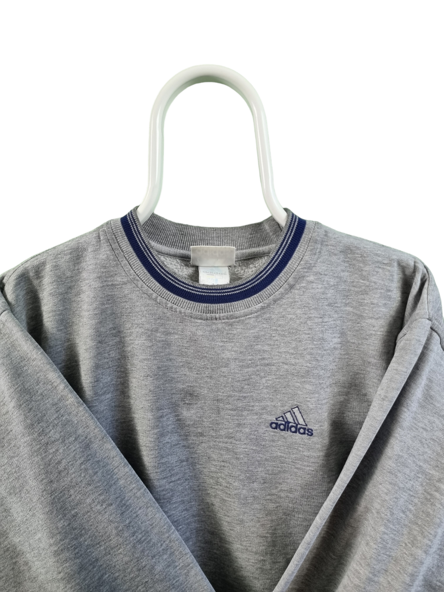 Adidas chest logo sweater maat M