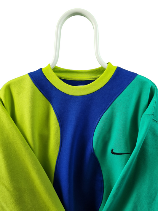 Nike chest swoosh rework sweater maat M