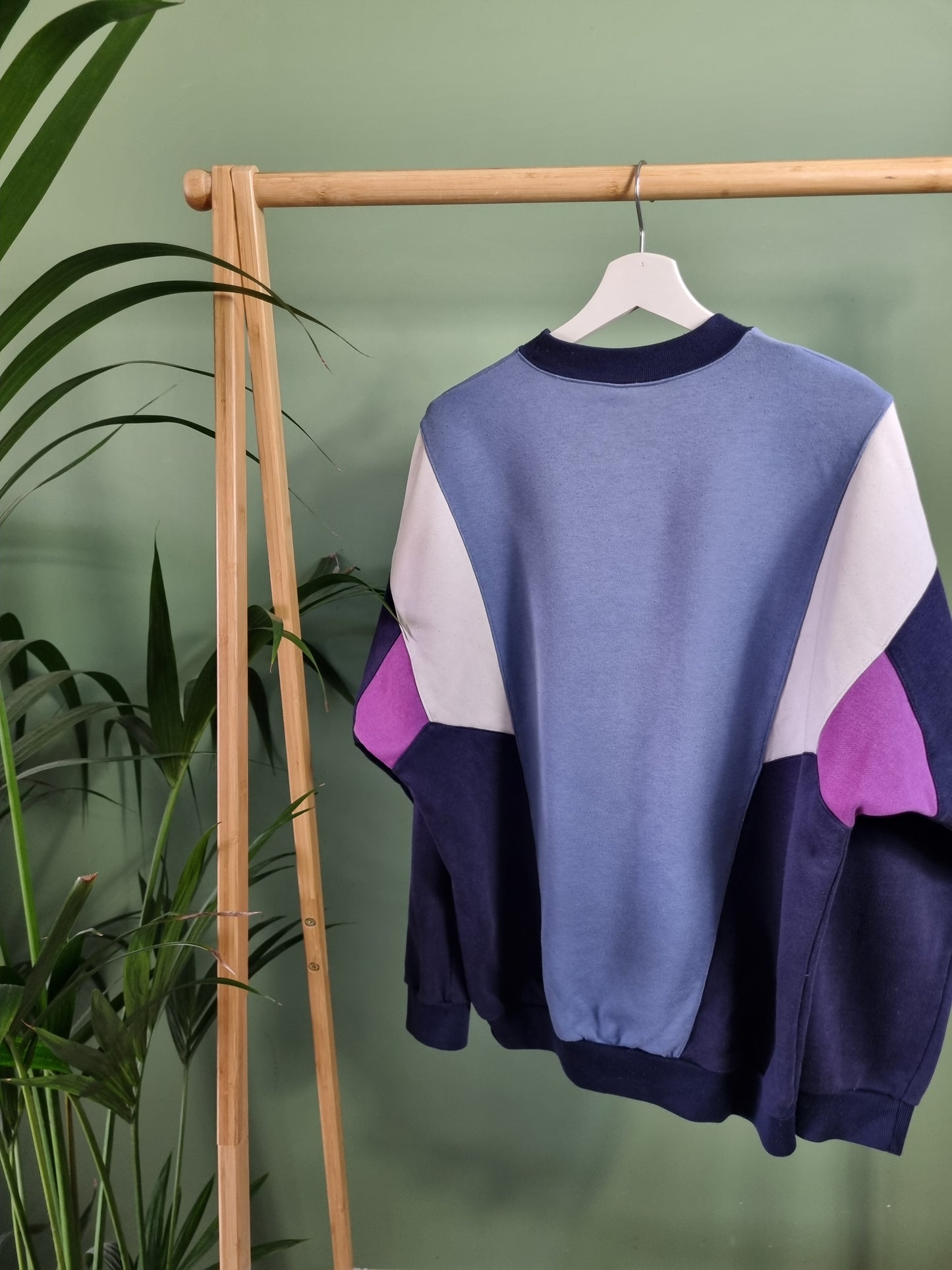 Adidas RARE 80s sweater maat L