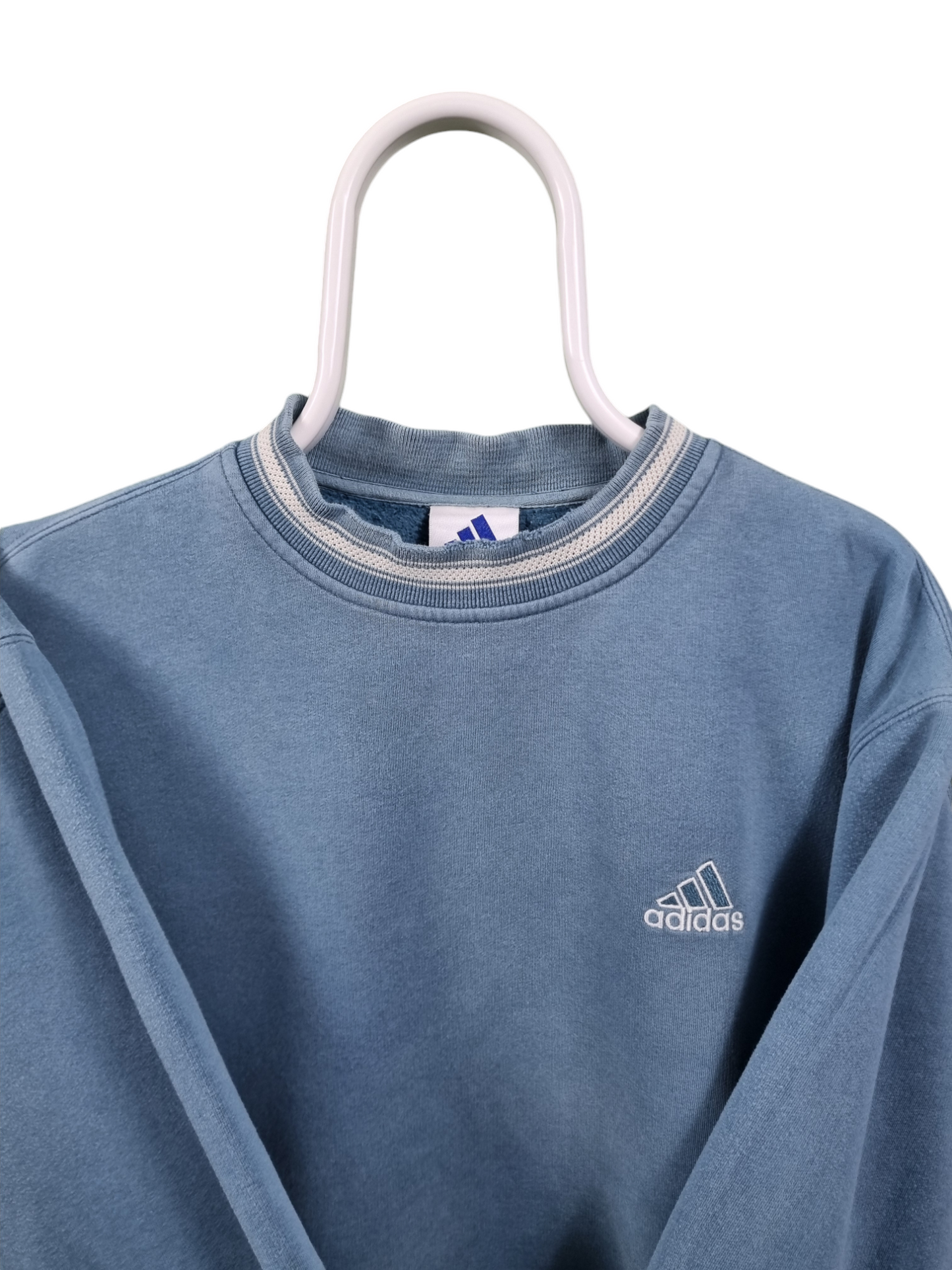 Adidas 90s chest logo sweater maat M