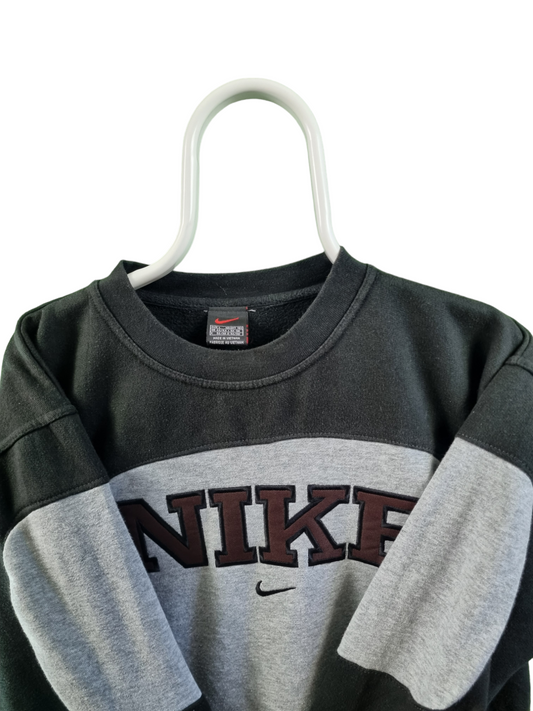 Nike spell out rework sweater maat S