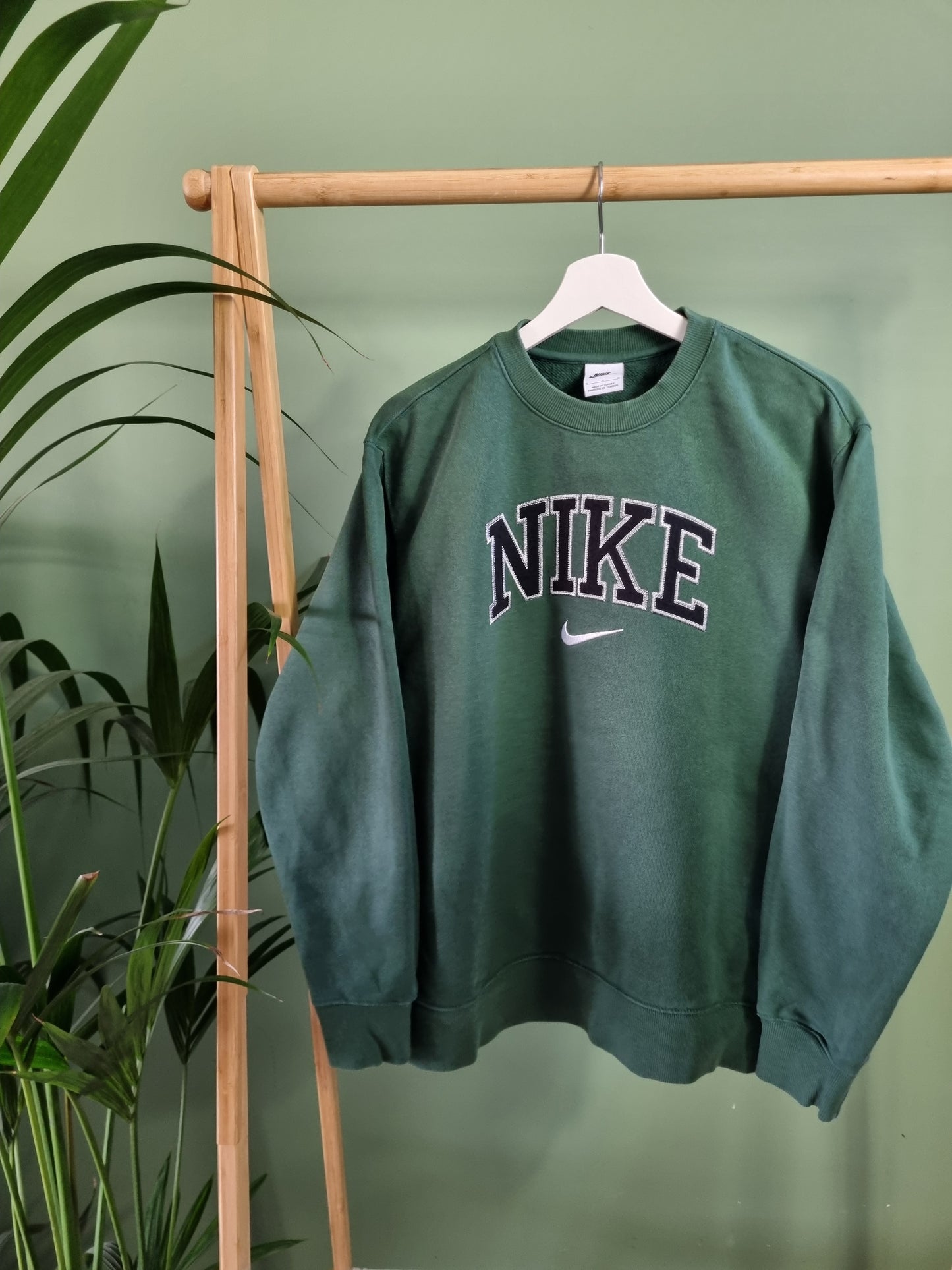 Nike spell out sweater maat L