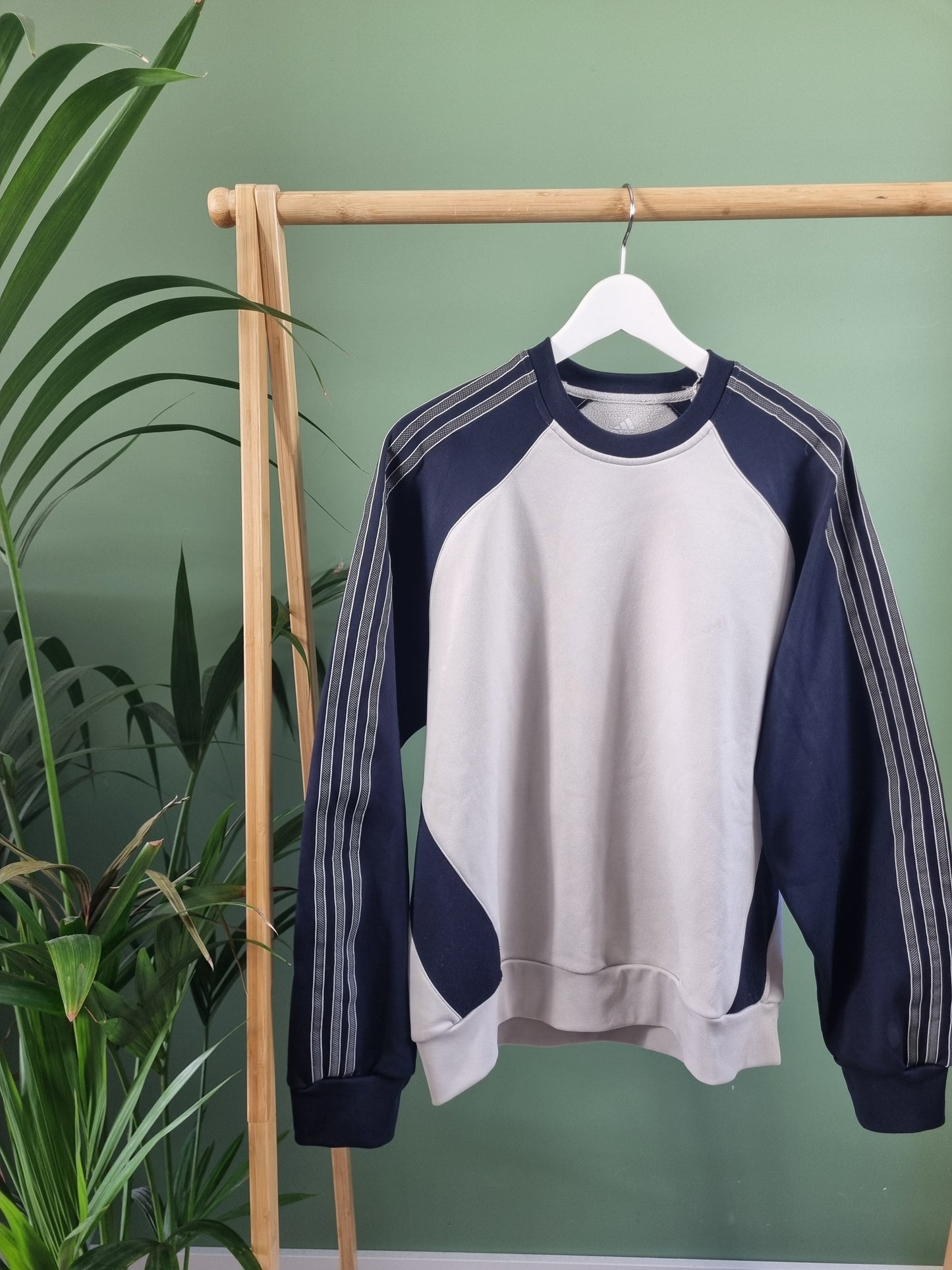 Adidas 3-stripes sweater maat L