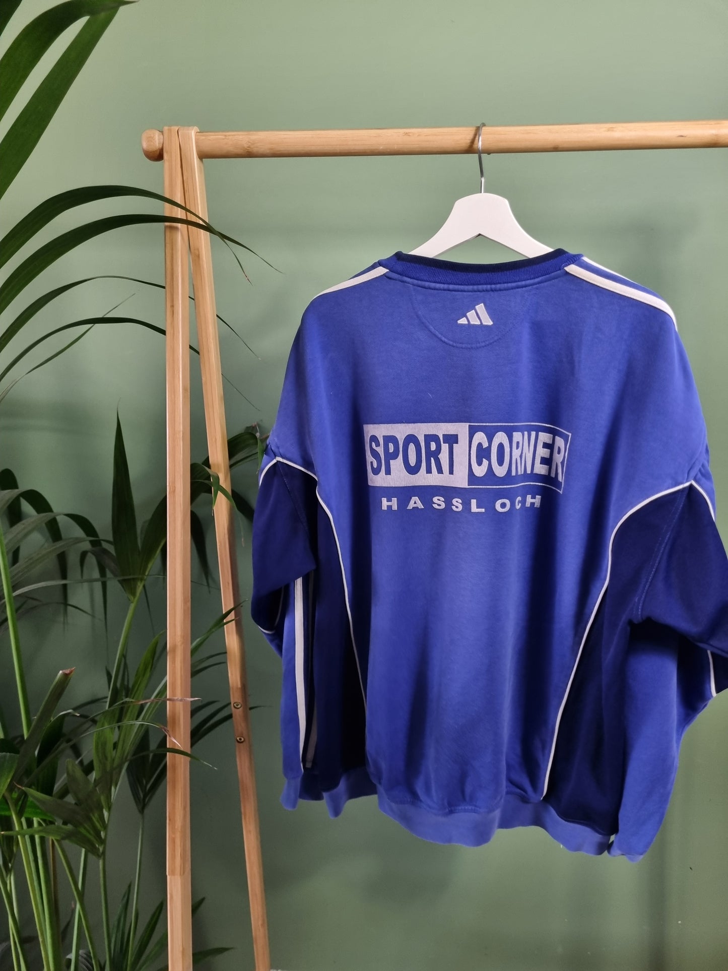 Adidas center logo sweater maat L