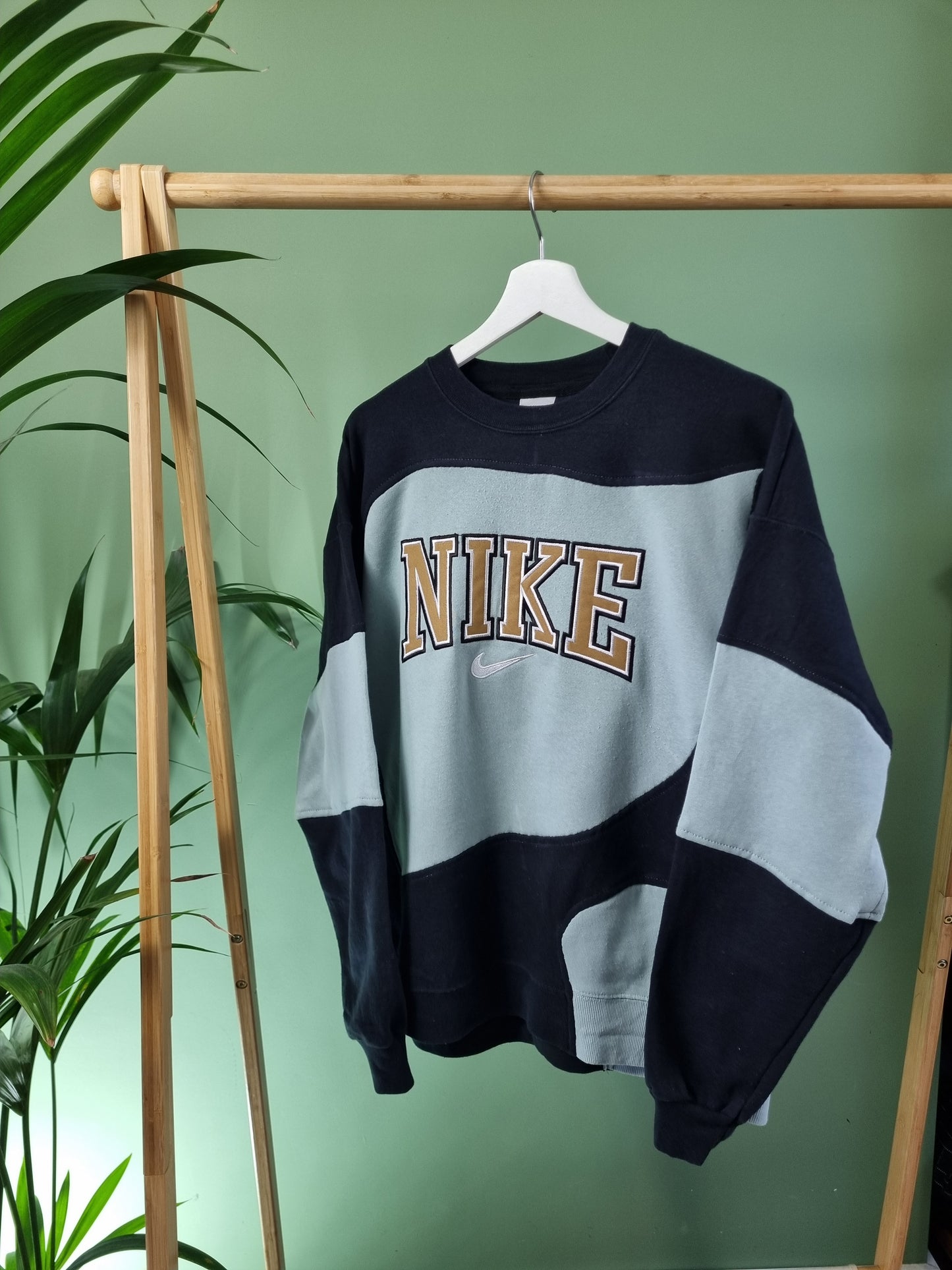 Nike 90s rework sweater maat M