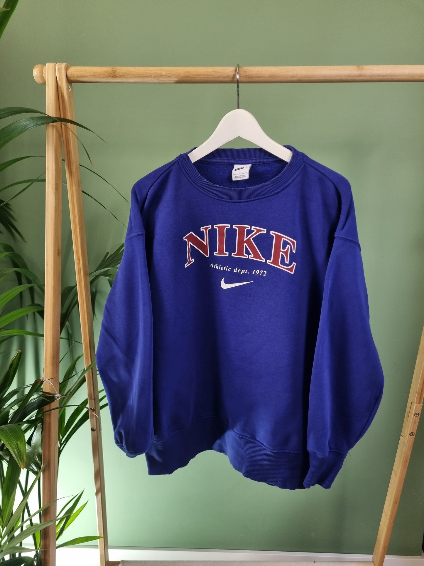 Nike spell out sweater maat M