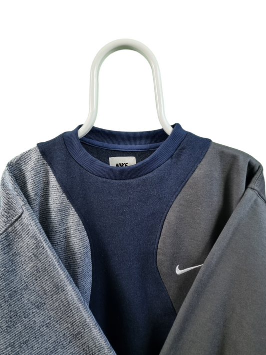 Nike chest swoosh rework sweater maat M