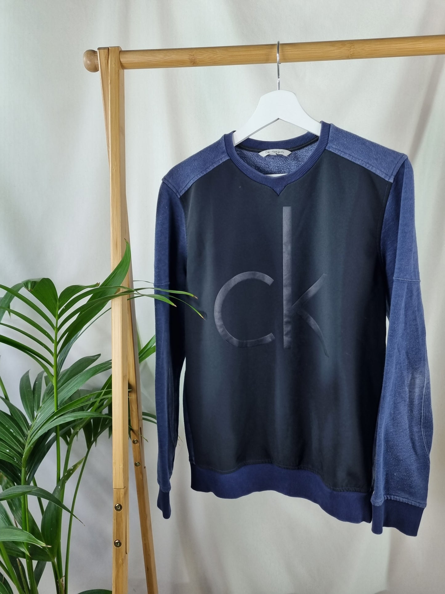 Calvin Klein sweater S