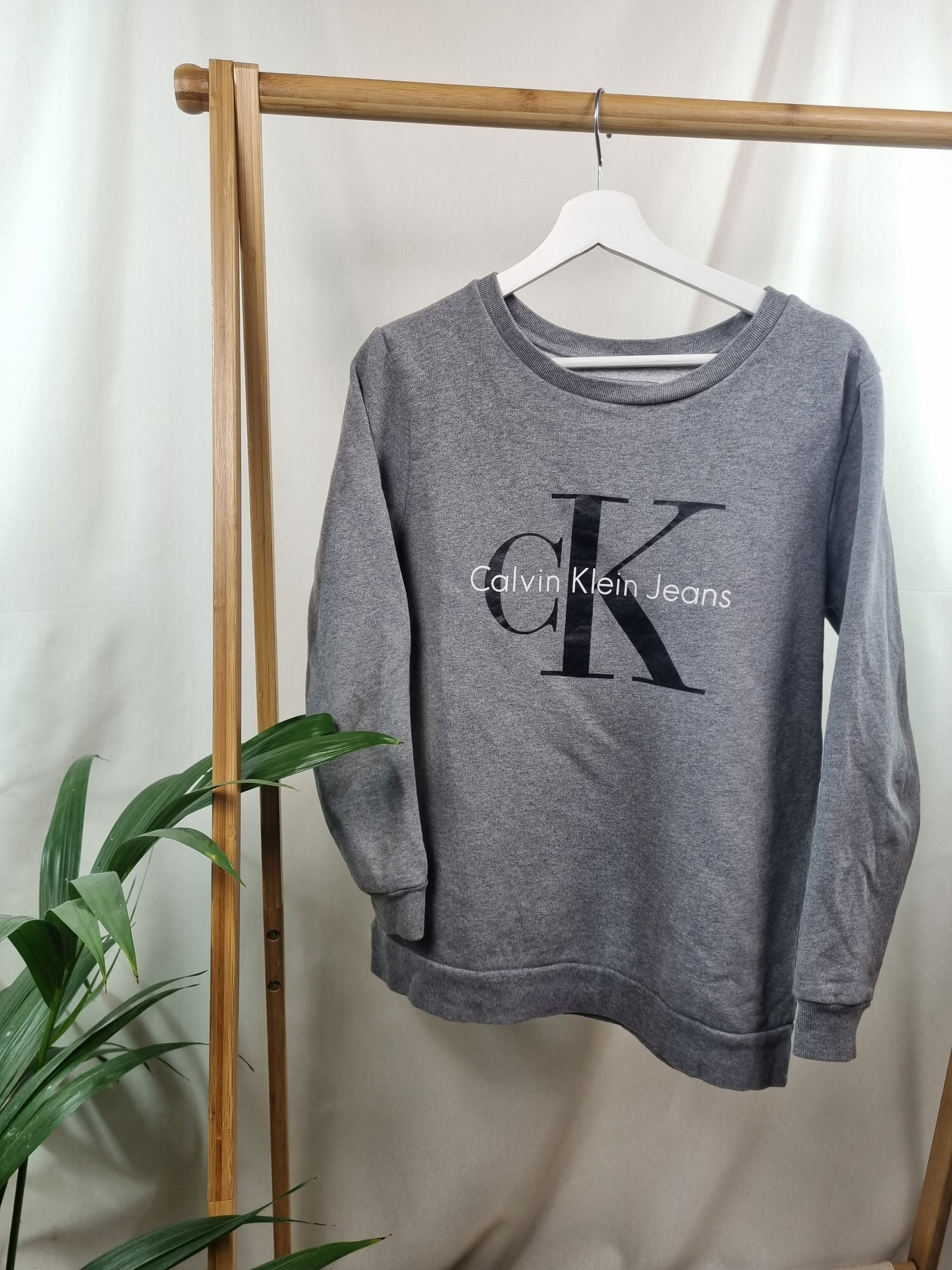 Calvin Klein front logo sweater maat S