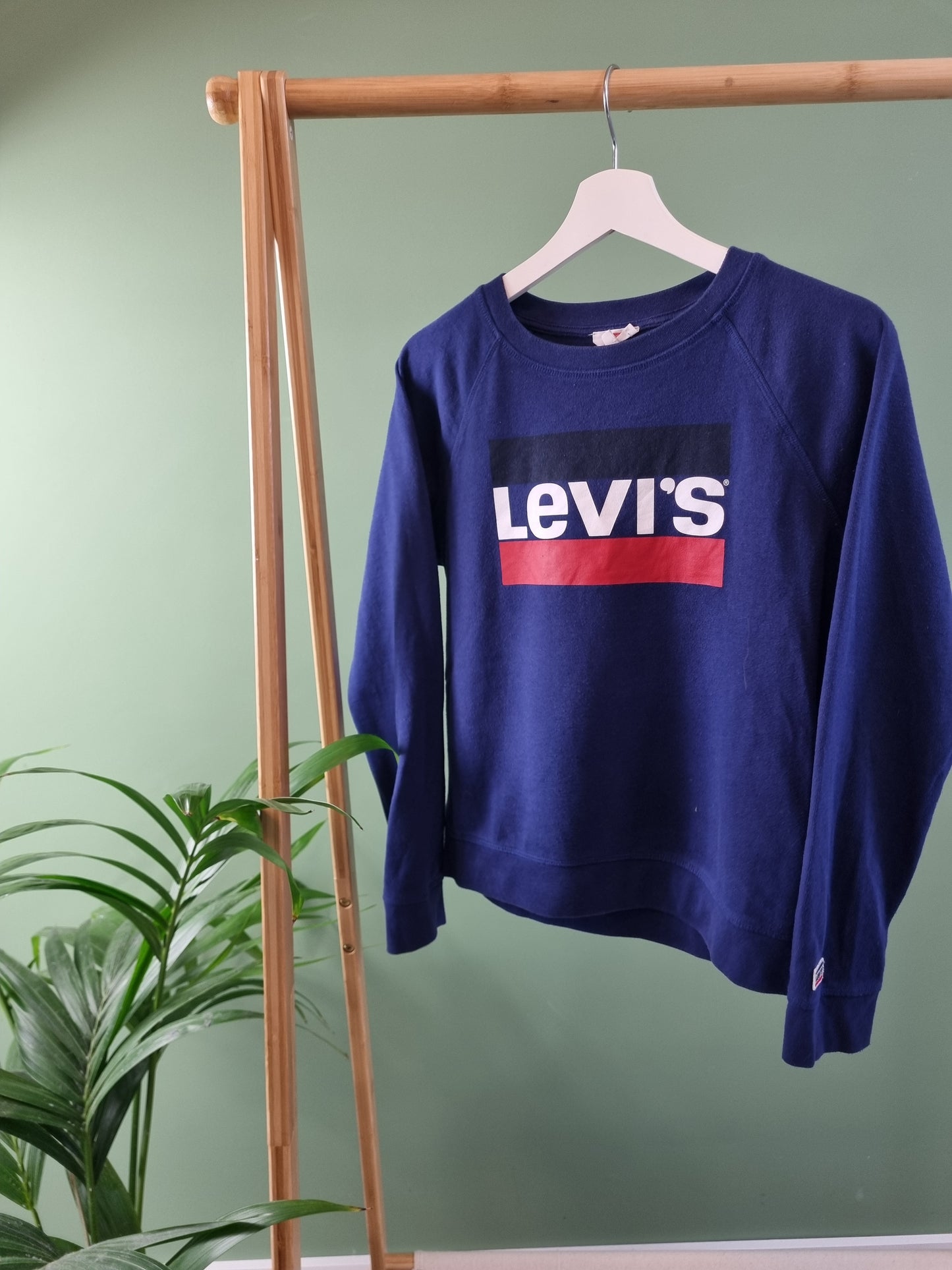 Levi's front logo sweater maat M